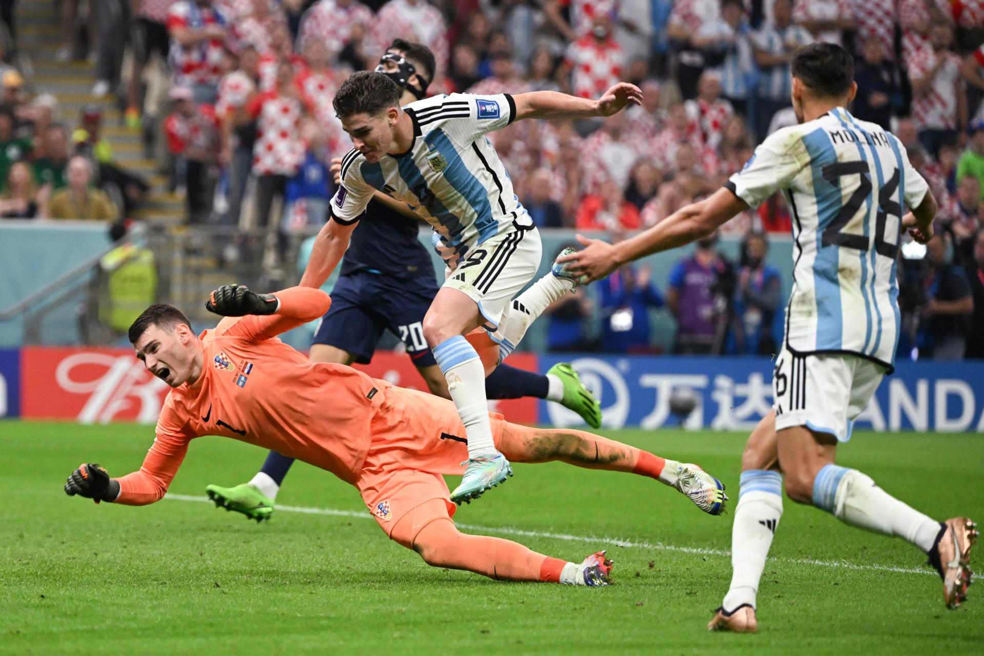 九州娱乐平台-包含克罗地亚队备战阿根廷，球员备战状态良好的词条